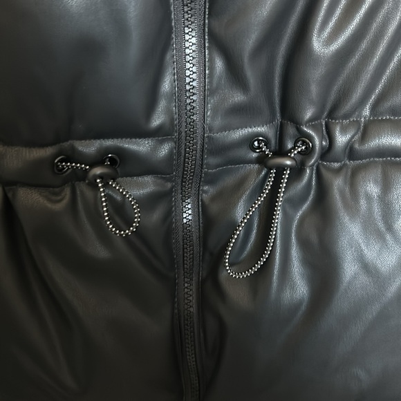 Faux leather 2x puffer with adjustable waist - Picture 3 of 4